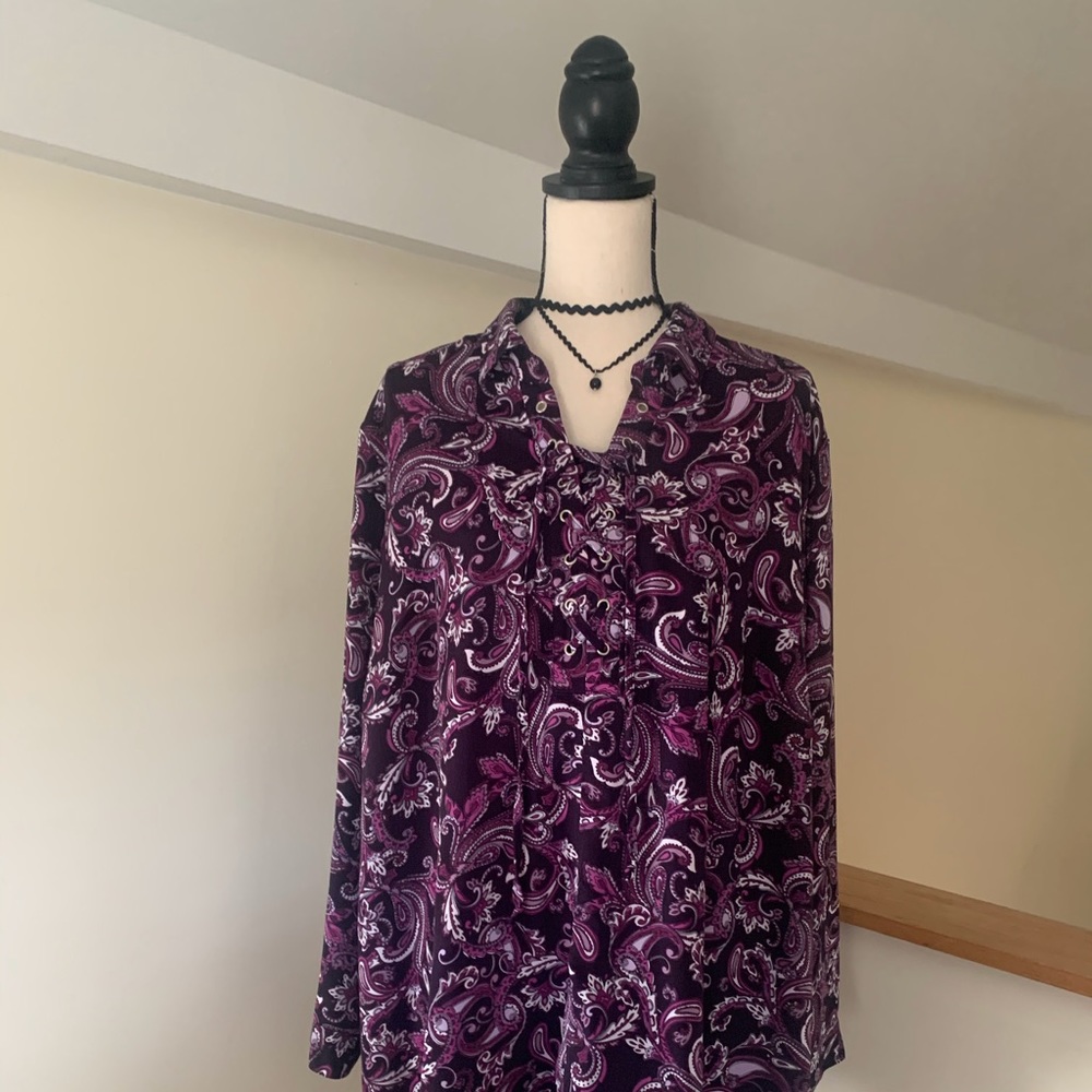 Colorful shirt w/laced front for design!